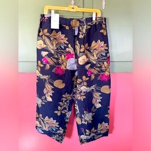 PANTALON size 3 XL capri pants - fit like size 1XL SEE MEASUREMENTS. NWT